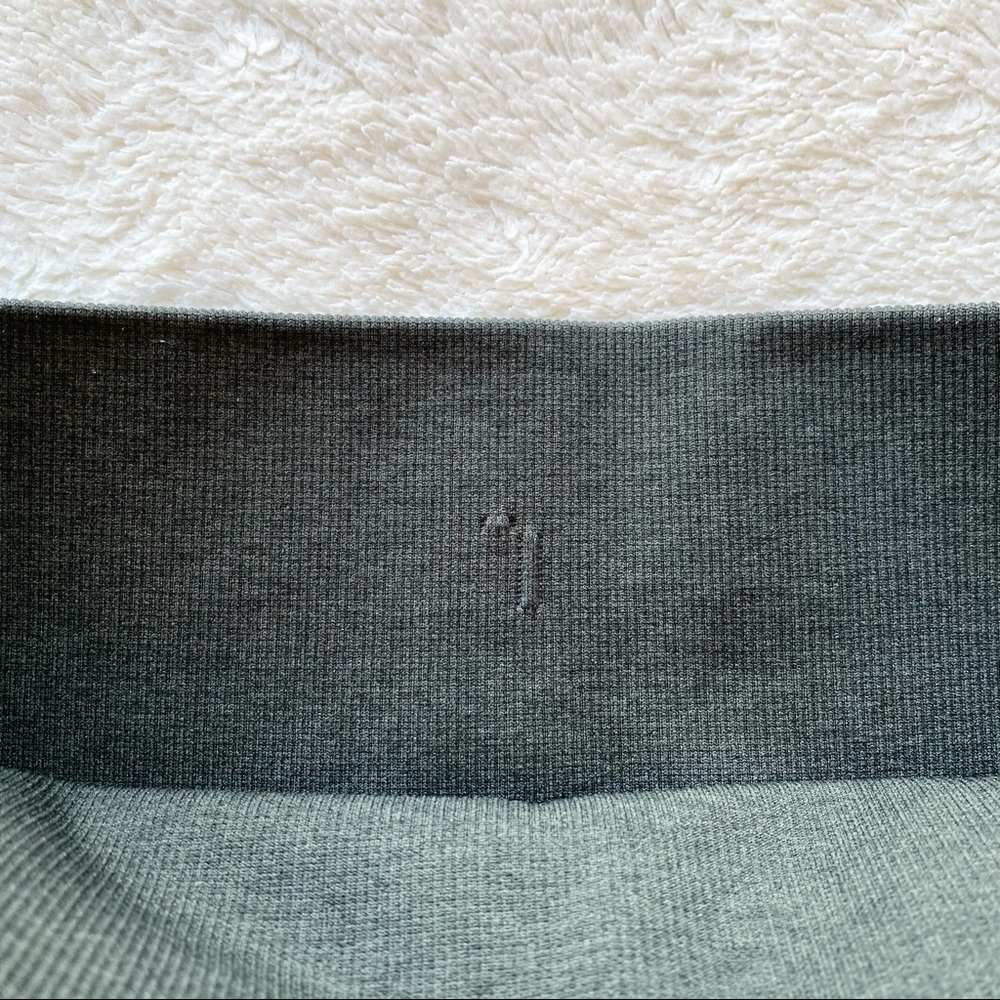 Lululemon olive green seamless crop leggings 4 - Picture 7 of 9